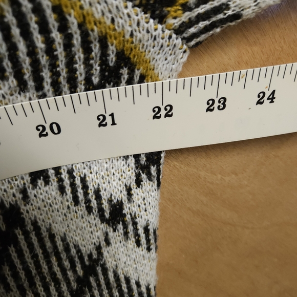 Love Ever After Sweater Knit  Cardigan Black White Yellow Open Pockets Plaid XL - Picture 10 of 13